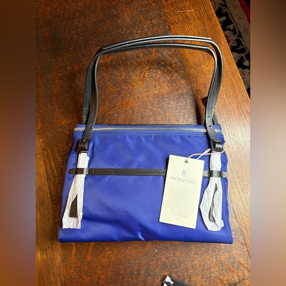 NWT Victorinox Victoria Aspire Expandable Foldable Tote - ‘Midnight Blue’ - Picture 3 of 8